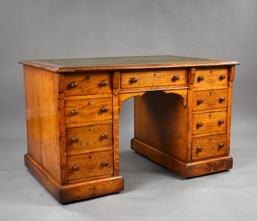 725 A Victorian Oak Desk IXX