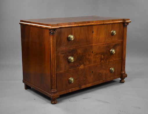 963 A 19th Century Walnut Chest of Drawers VNX