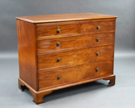 855 A George III Mahogany Chest of Drawers CAN