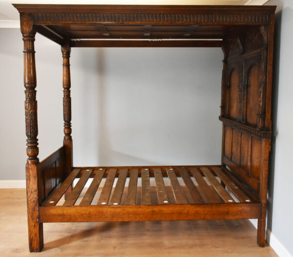 William & Mary Walnut and Marquetry Chest of Drawers - Image 3