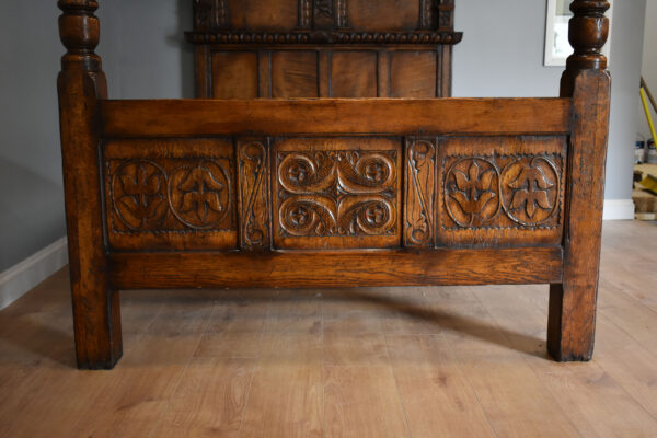 William & Mary Walnut and Marquetry Chest of Drawers - Image 5