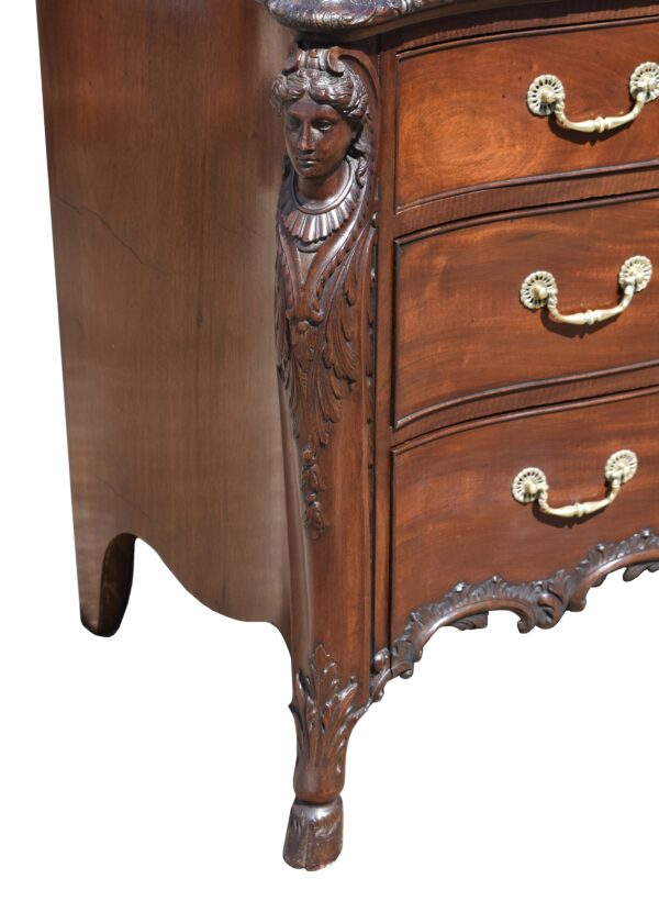 Chippendale Style Mahogany Serpentine Chest of Drawers - Image 4