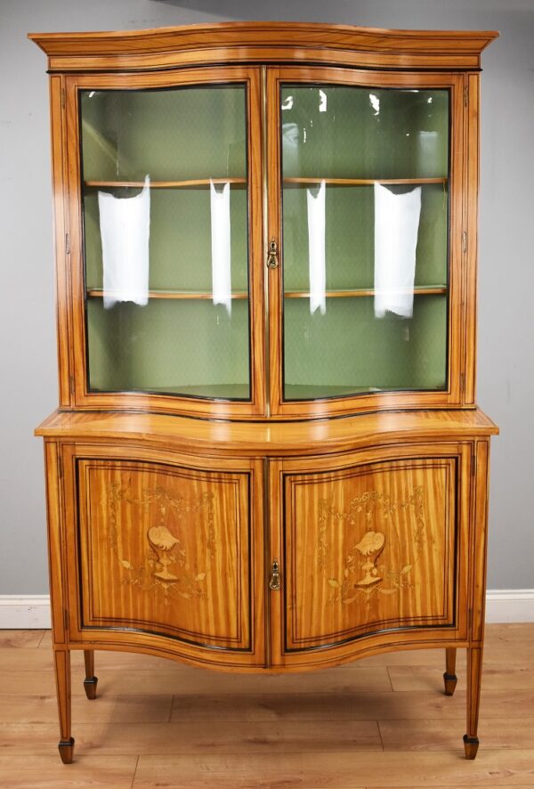 Victorian Satinwood Serpentine Display Cabinet - Image 2