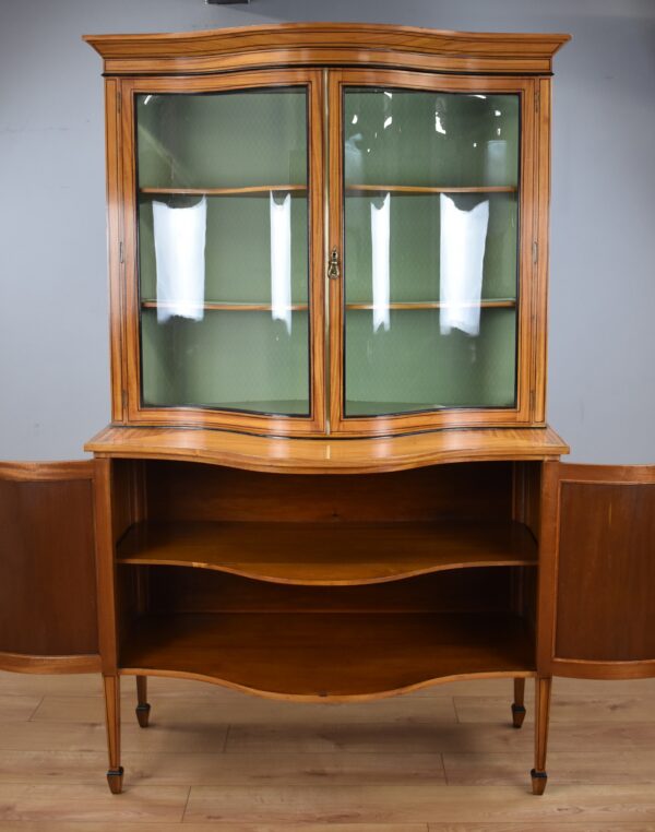 Victorian Satinwood Serpentine Display Cabinet - Image 6