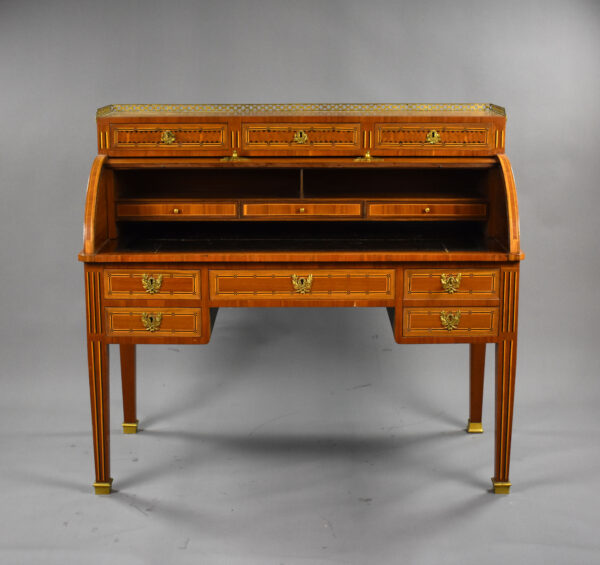 Edwardian Mahogany Inlaid Cylinder Bureau - Image 4