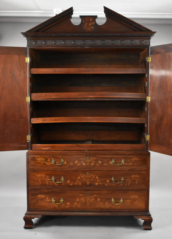 George III Mahogany Inlaid Linen Press - Image 6