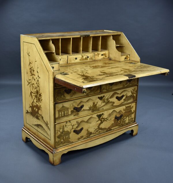 18th Century Chinoiserie Bureau - Image 11