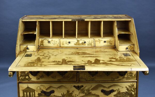 18th Century Chinoiserie Bureau - Image 9