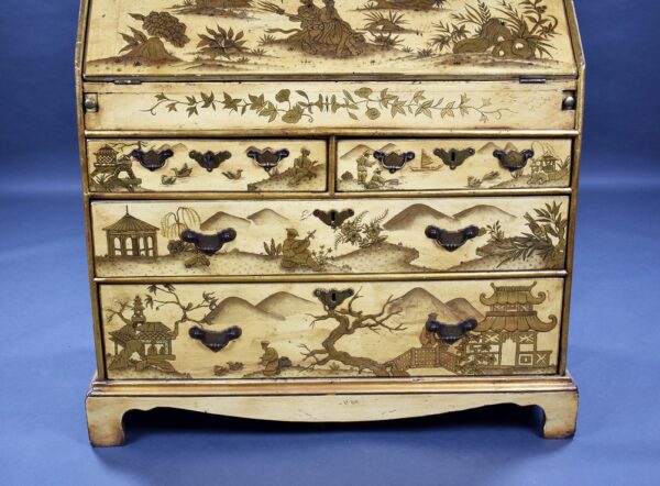 18th Century Chinoiserie Bureau - Image 5