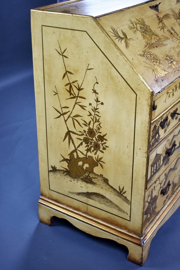 18th Century Chinoiserie Bureau - Image 3