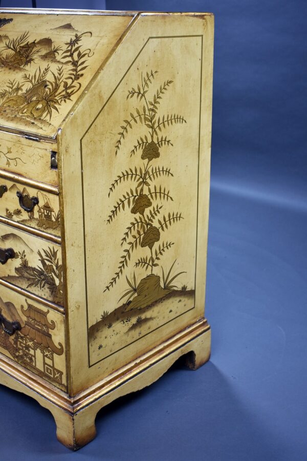 18th Century Chinoiserie Bureau - Image 2