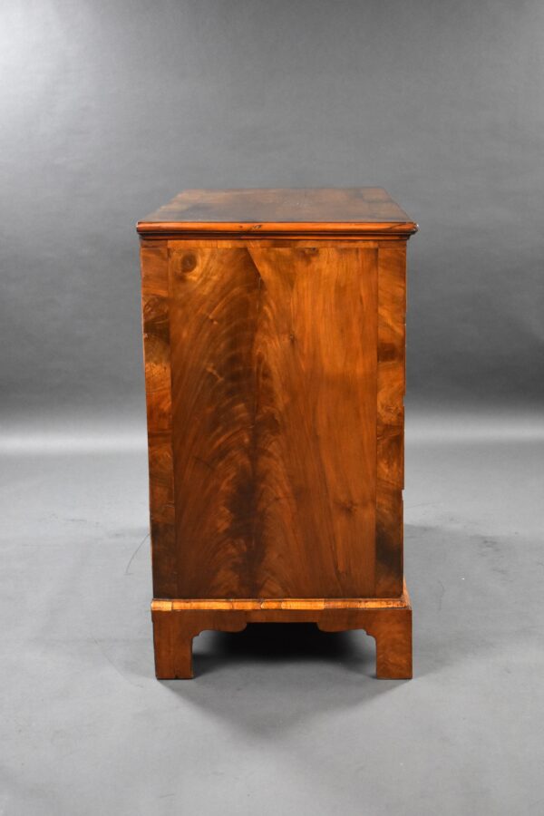 George I Walnut Chest of Drawers - Image 3