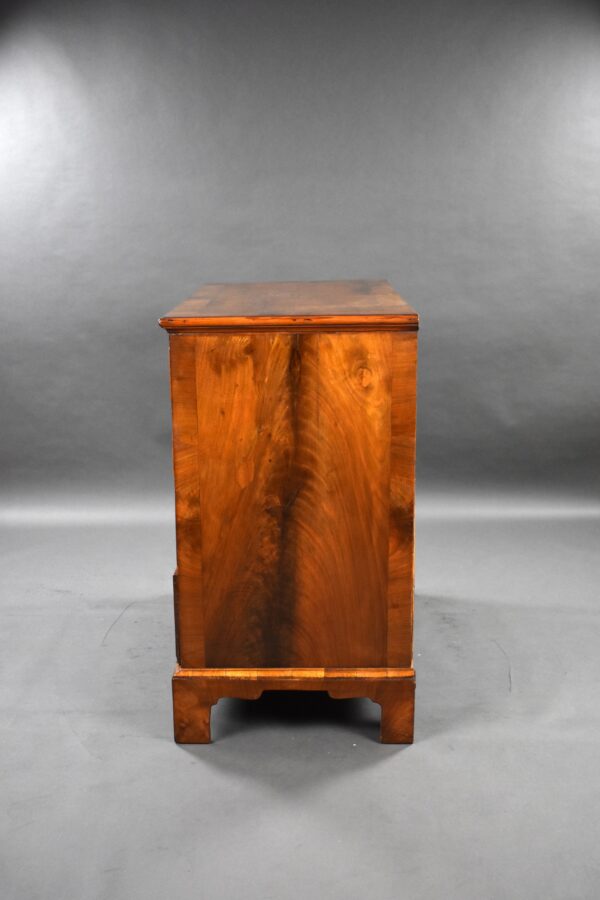 George I Walnut Chest of Drawers - Image 5