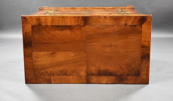 George I Walnut Chest of Drawers - Image 6