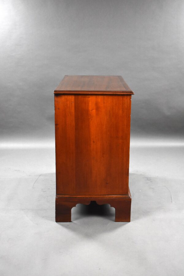 George III Mahogany Chest of Drawers - Image 3