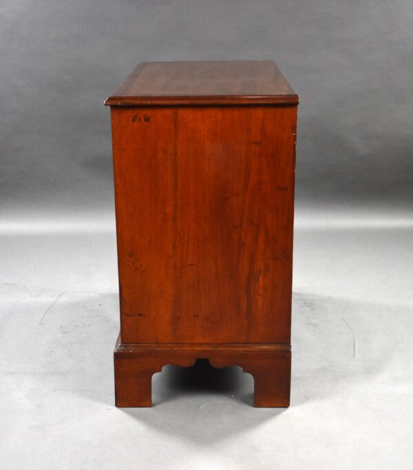 George III Mahogany Chest of Drawers - Image 4