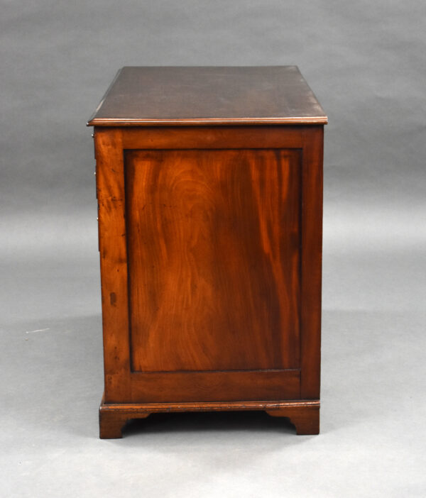 George III Mahogany Kneehole Desk - Image 8