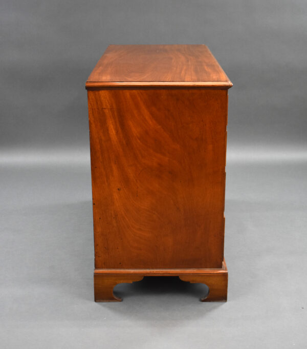 George III Mahogany Chest of Drawers - Image 3