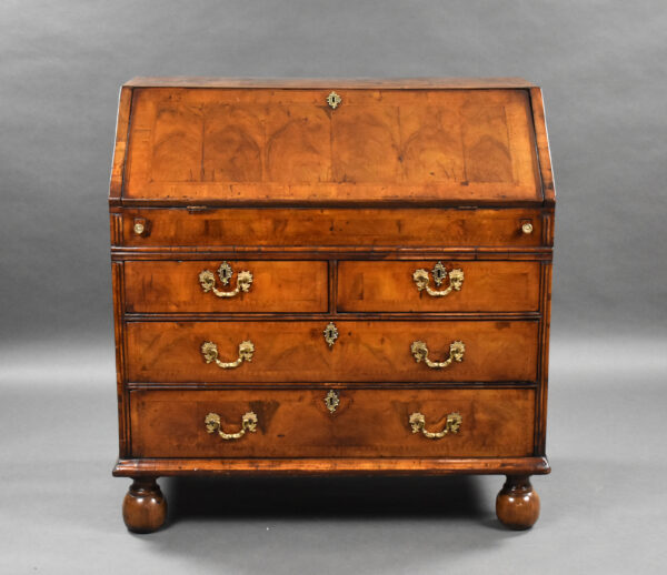 George I Walnut Bureau - Image 2