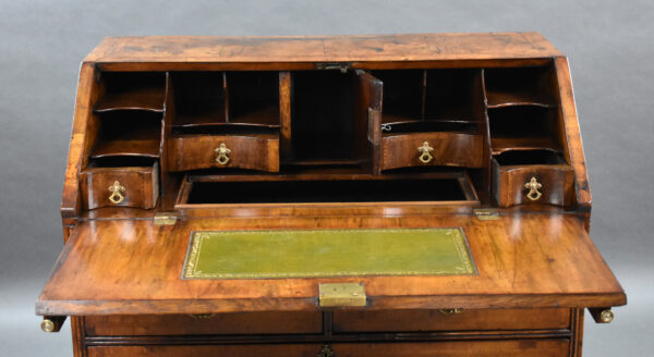 George I Walnut Bureau - Image 6