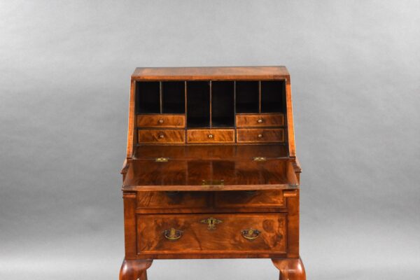 Queen Anne Style 1930s Walnut Bureau - Image 7