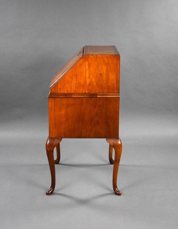 Queen Anne Style 1930s Walnut Bureau - Image 2