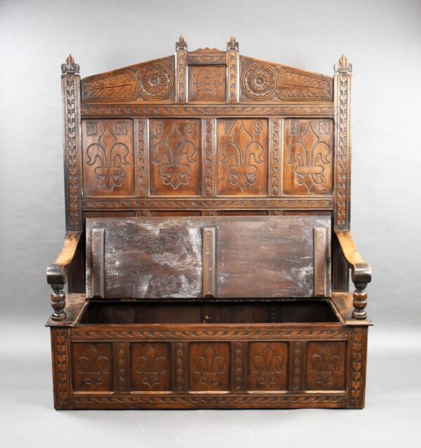 18th Century and later Carved Oak high back settle/bench - Image 4