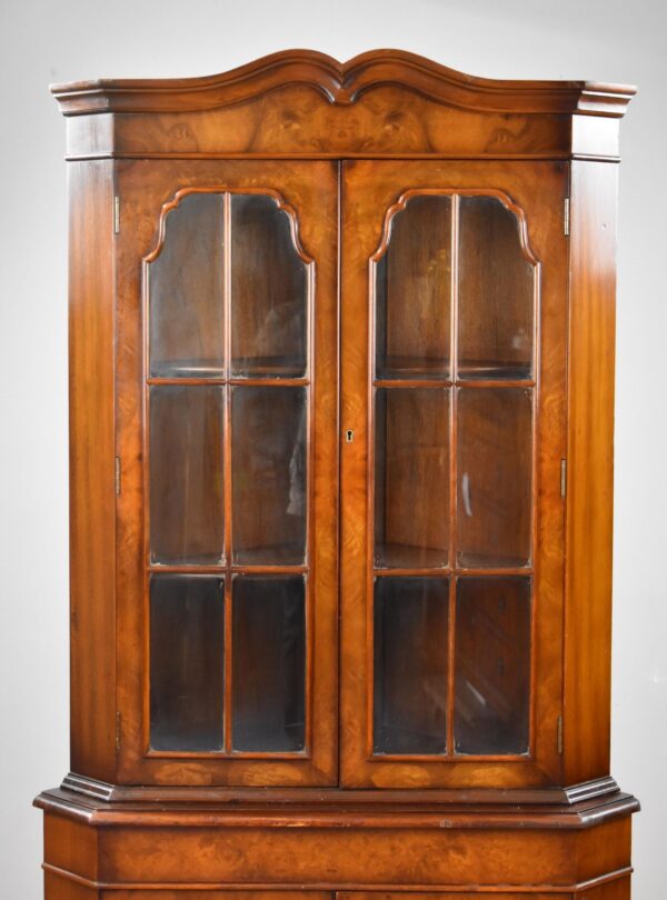 George III Style Walnut Corner Cabinet - Image 5