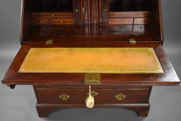 George II Red Walnut Bureau - Image 5