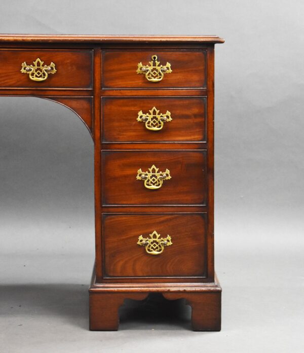 George III Mahogany Kneehole Desk - Image 8