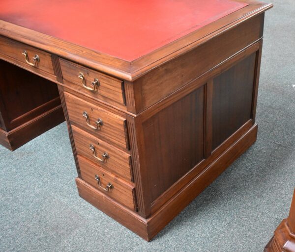 Victorian Mahogany Pedestal Desk - Image 3