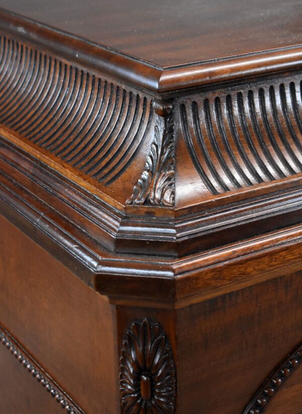 Pair of 19th Century Solid Mahogany Pedestals - Image 3