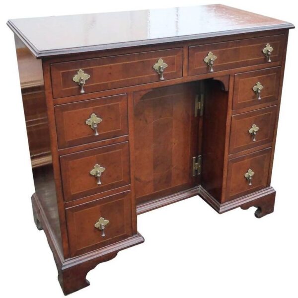Queen Anne Style Keehole Desk