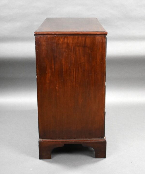 George II Mahogany Chest of Drawers - Image 3