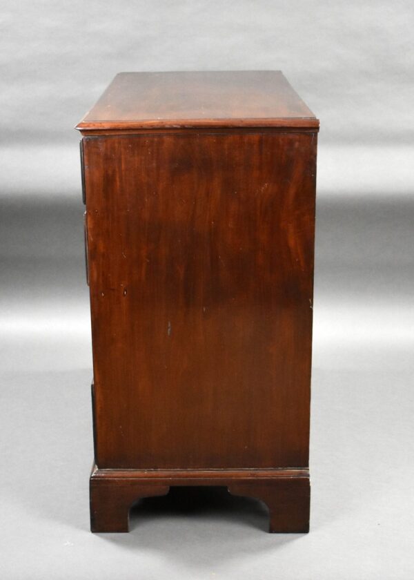 George II Mahogany Chest of Drawers - Image 4