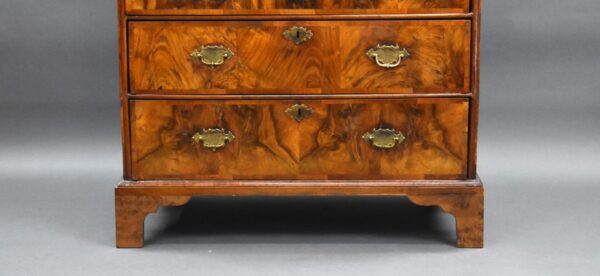 George II Burr Walnut Chest of Drawers - Image 7