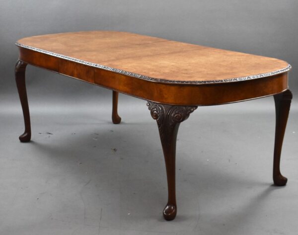 Antique Burr Walnut Queen Anne Style Dining Suite - Image 12
