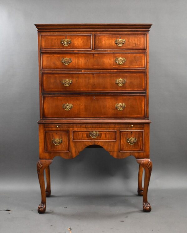 1920s Queen Anne Style Inlaid and crossbanded walnut chest on stand - Image 2