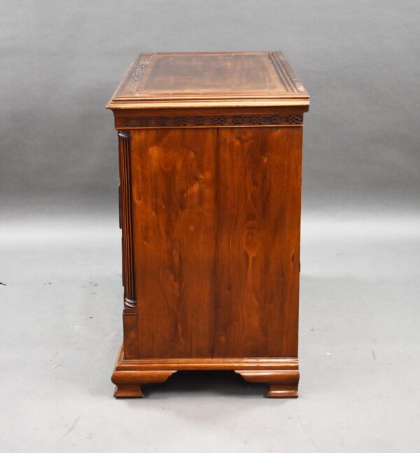 George III Walnut Chest of Drawers - Image 5