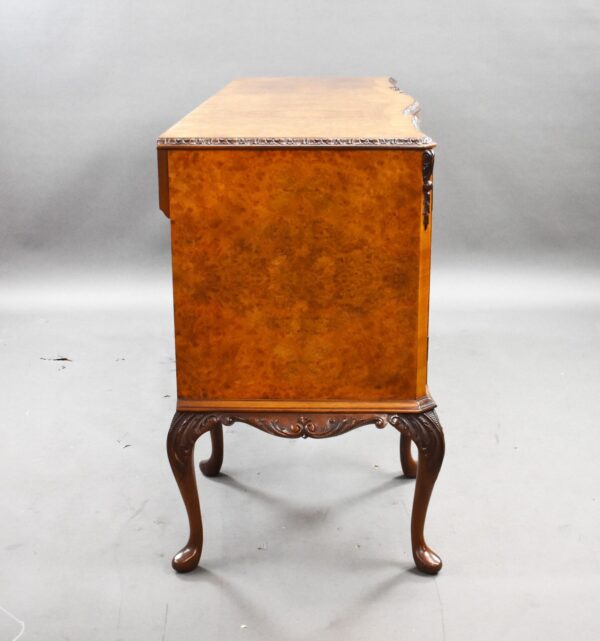 Antique Burr Walnut Queen Anne Style Dining Suite - Image 5