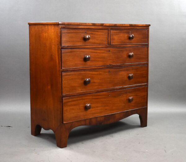 Victorian Mahogany Chest of Drawers