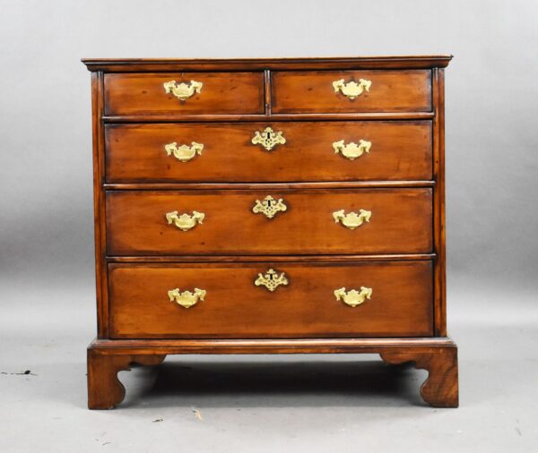 Queen Anne Walnut Chest of Drawers - Image 2