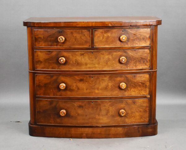 Victorian Mahogany Bow Front Chest of Drawers - Image 2