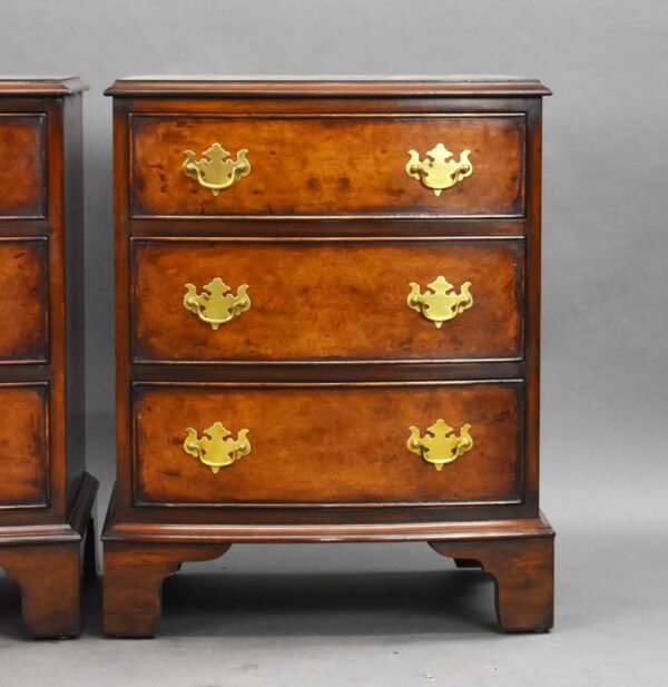 Pair Walnut Bedside Chests - Image 4
