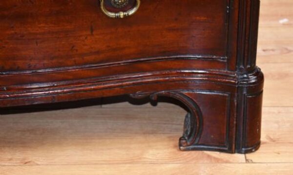 18th Century Mahogany Serpentine Chest of Drawers - Image 6
