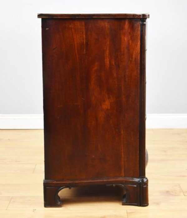 18th Century Mahogany Serpentine Chest of Drawers - Image 7