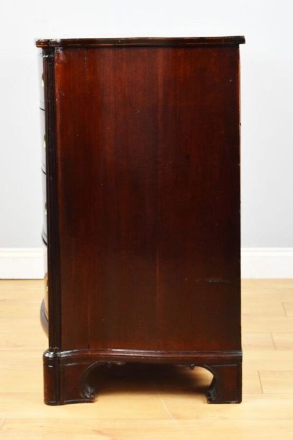 18th Century Mahogany Serpentine Chest of Drawers - Image 8